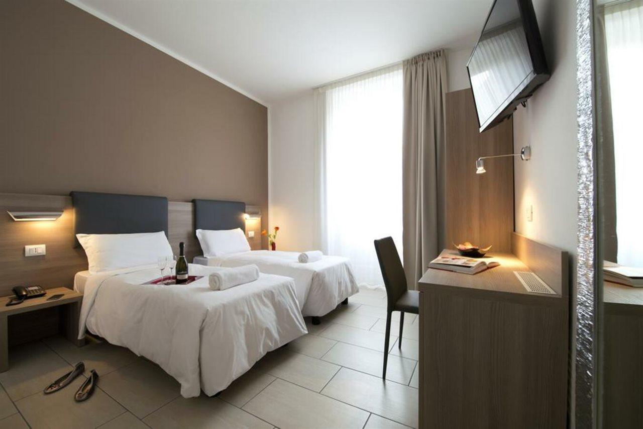 Oasi Village Hotel Milano Esterno foto