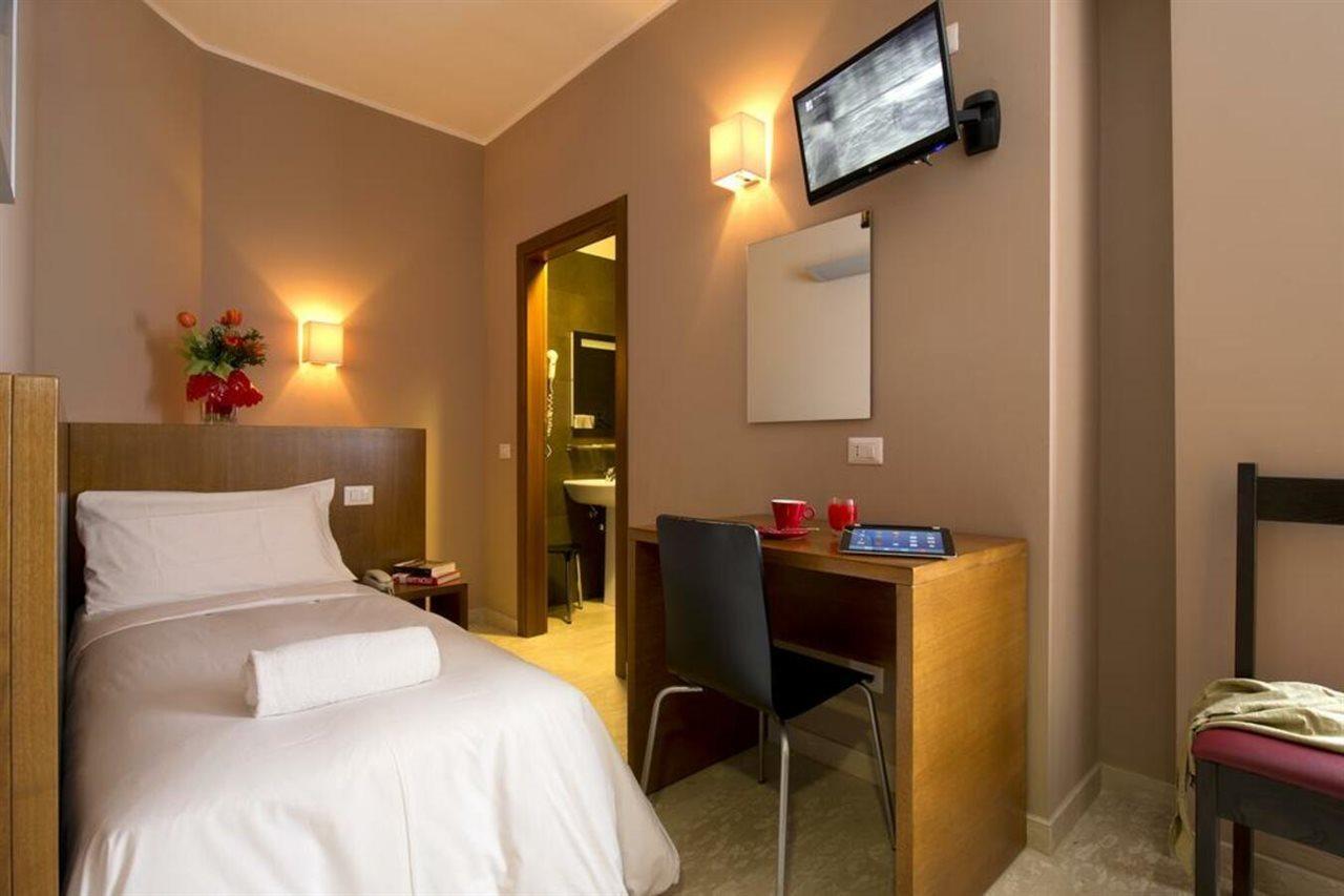 Oasi Village Hotel Milano Esterno foto