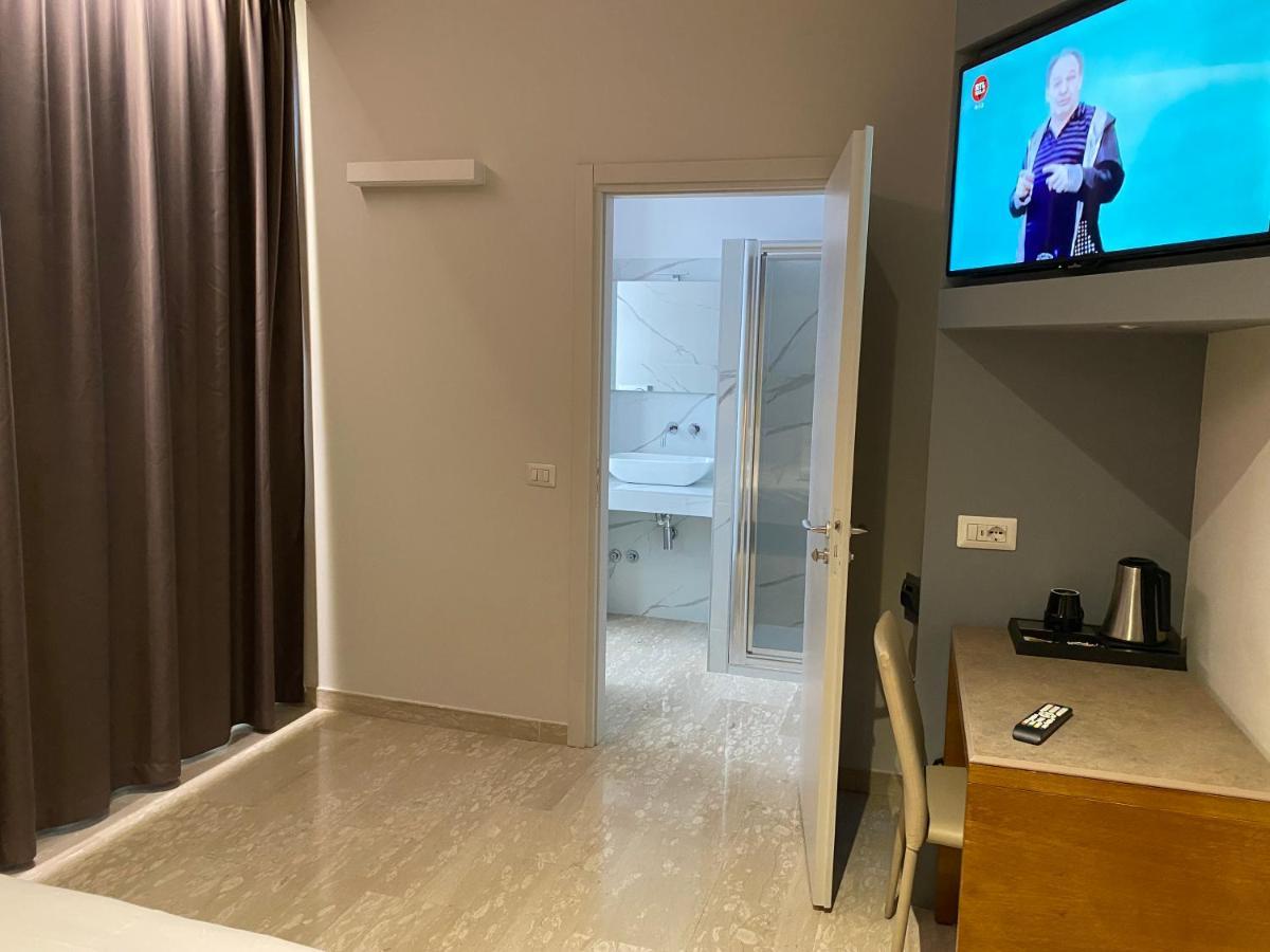 Oasi Village Hotel Milano Esterno foto