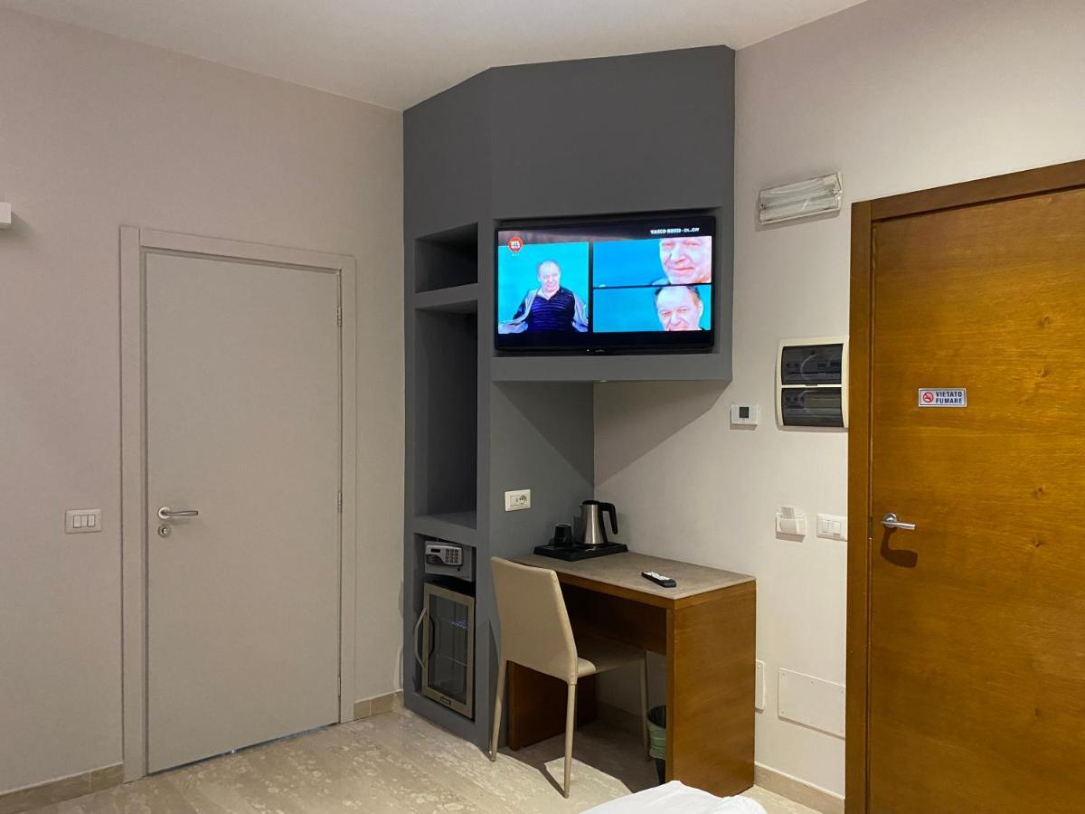 Oasi Village Hotel Milano Esterno foto