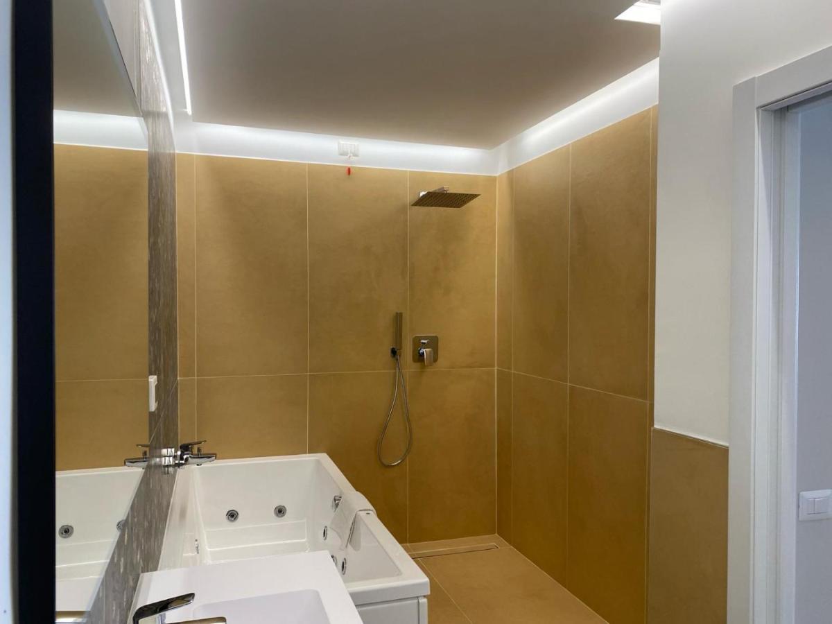Oasi Village Hotel Milano Esterno foto