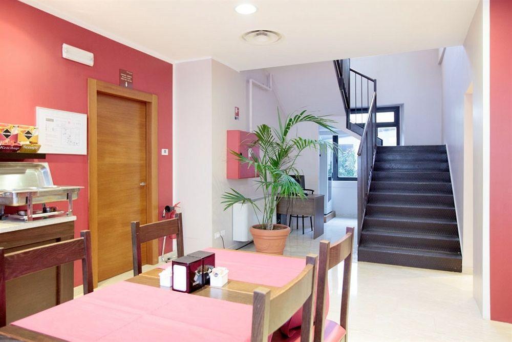 Oasi Village Hotel Milano Esterno foto
