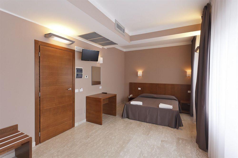 Oasi Village Hotel Milano Esterno foto