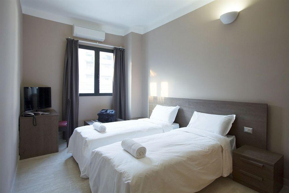 Oasi Village Hotel Milano Esterno foto