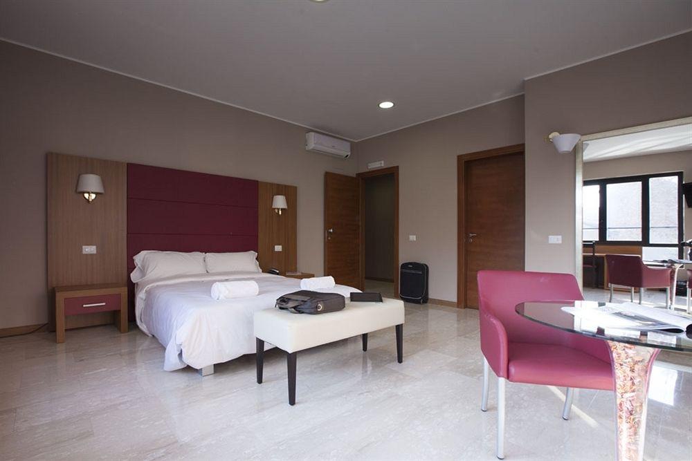 Oasi Village Hotel Milano Esterno foto